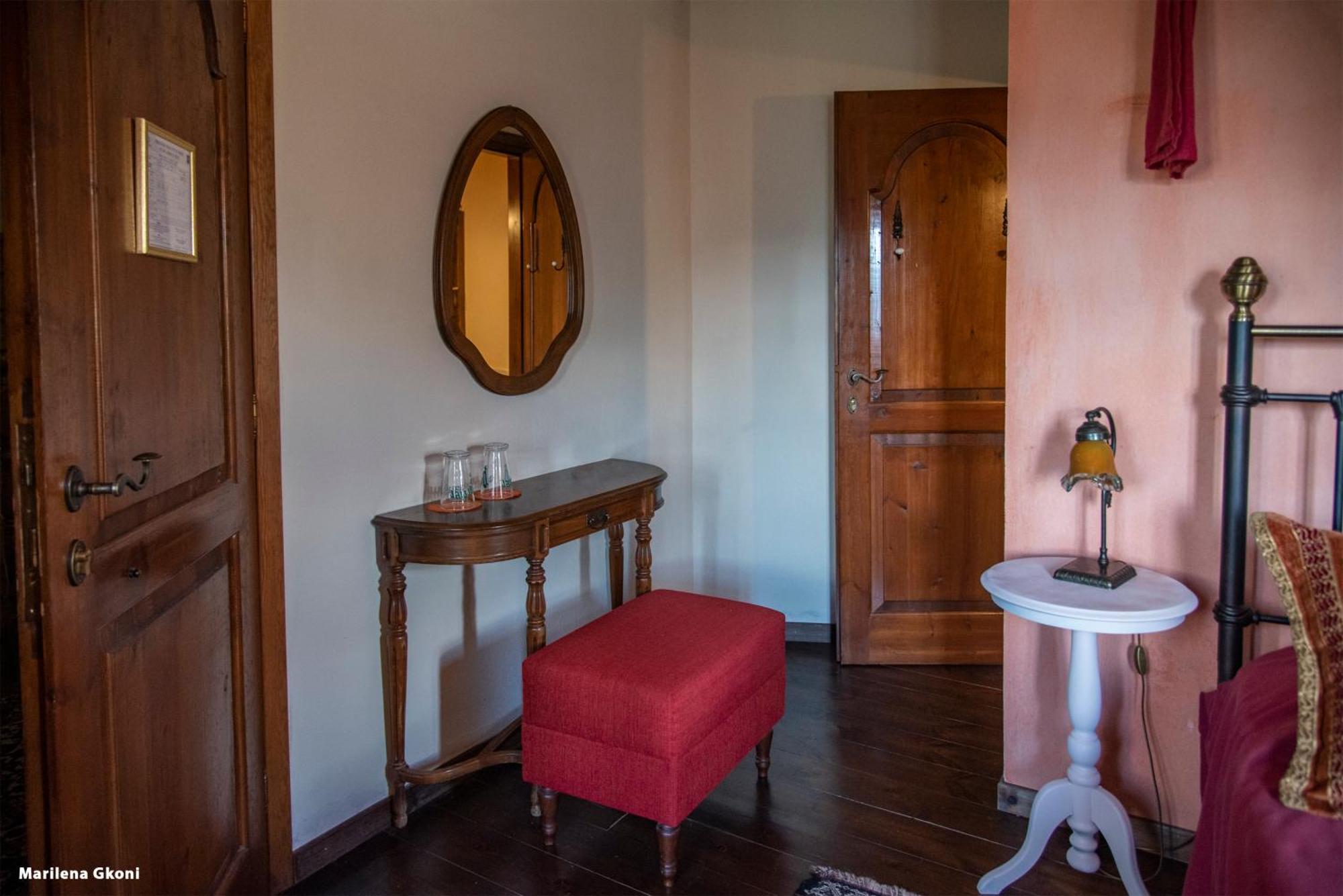 Petradi 1873 Hotel คาลาริทส์ ภายนอก รูปภาพ